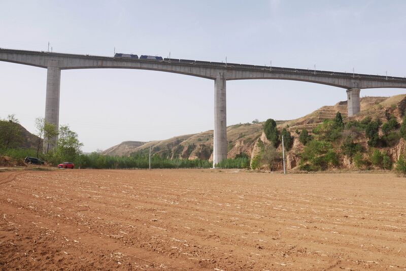File:JinshuigouRailway Field.JPG