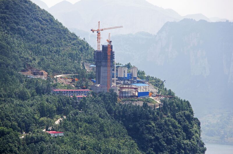 File:YachiEastTowerLonglens.jpg