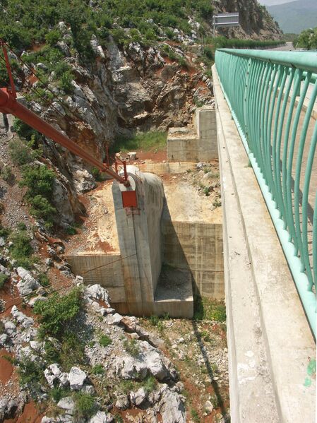 File:6AzhiheBridge.jpg