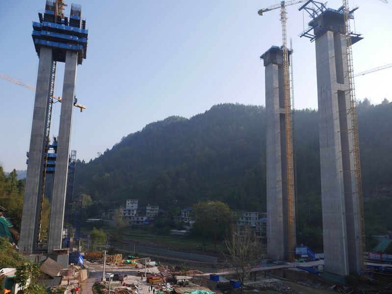 File:HuanghebaPiers.JPG