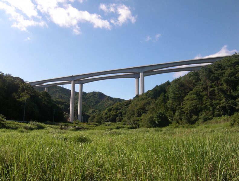 File:SanagawaValley.jpg