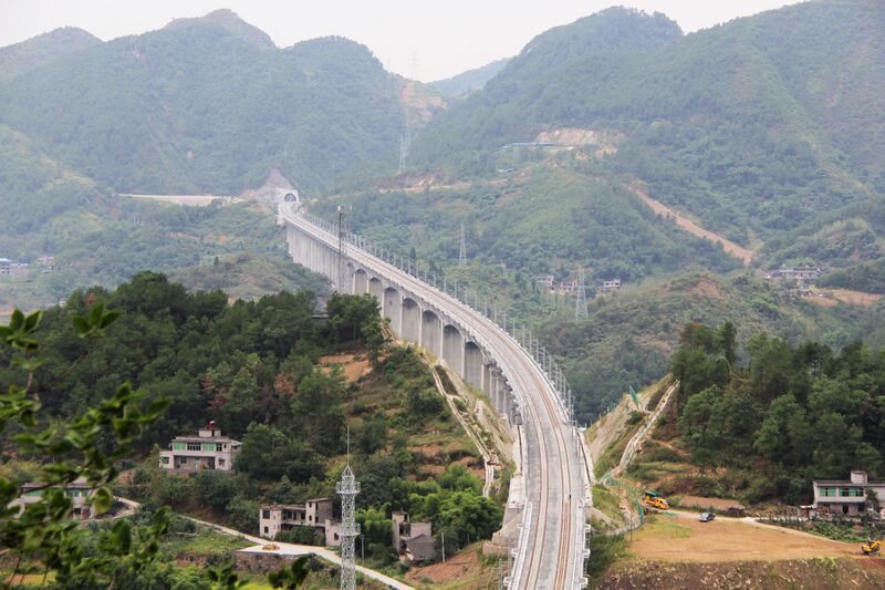 File:XinqiaoLonglens.jpg