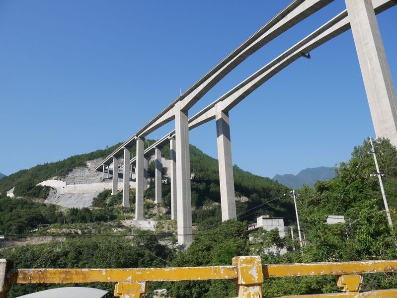 File:Xixihe Bridge WuzhenBluePiers.JPG