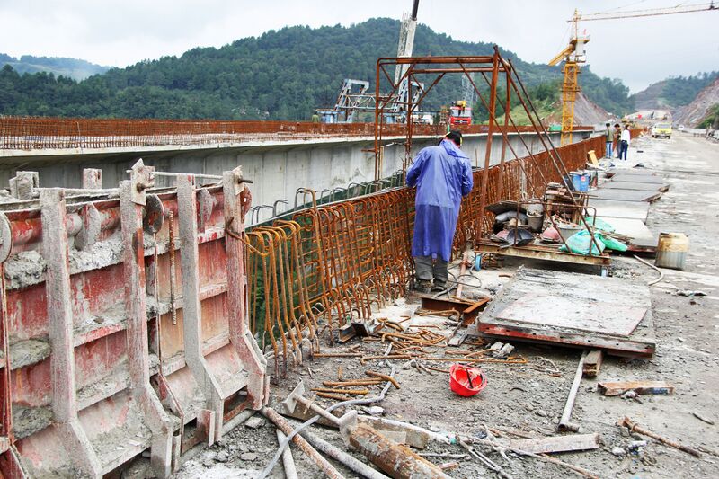File:YangenheRailings.jpg