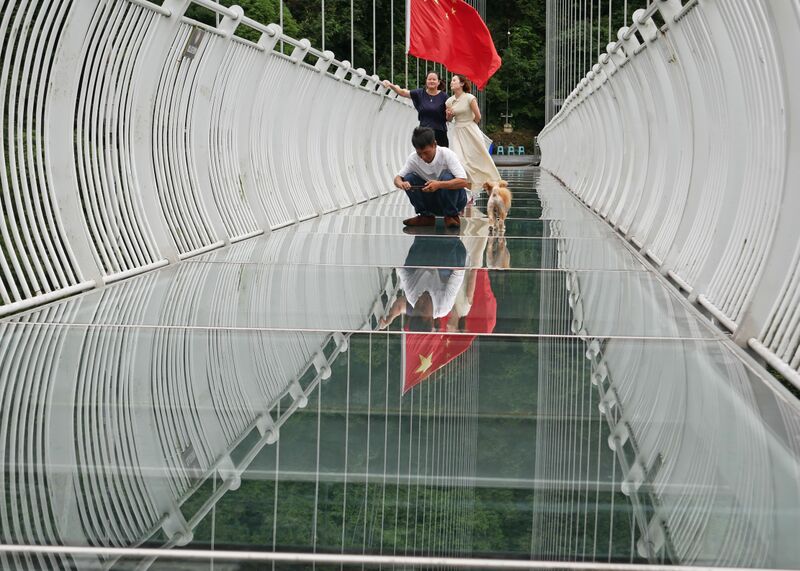 File:Yundingfeidu Glass Footbridge47.JPG