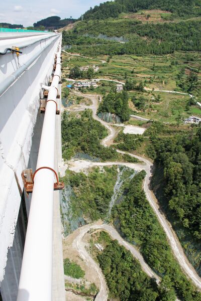 File:WenquanSlopeSide.JPG