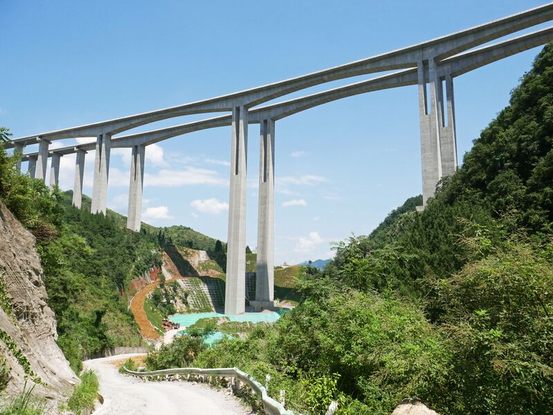 File:QingchiPiersSky.JPG