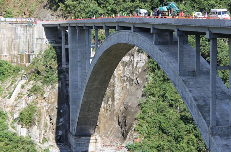 File:NandujiangArchLonglens.JPG