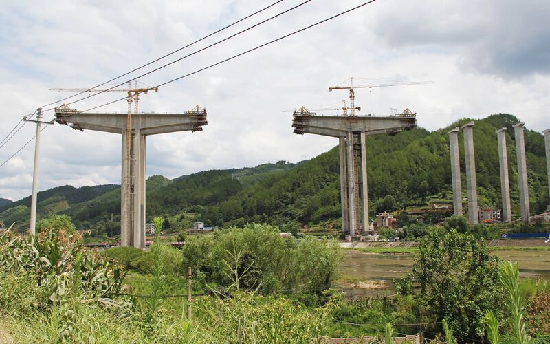 File:WuyangheSanshi100mtrsHigh.JPG