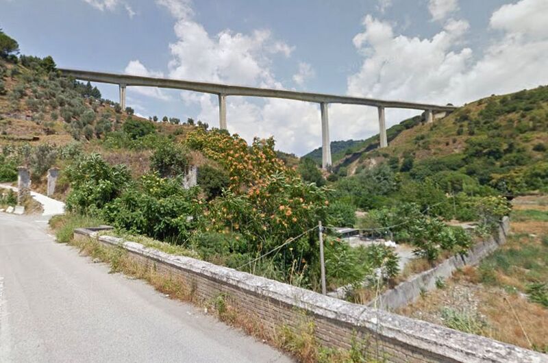 File:FiumarellaRoadOldBridge.jpg