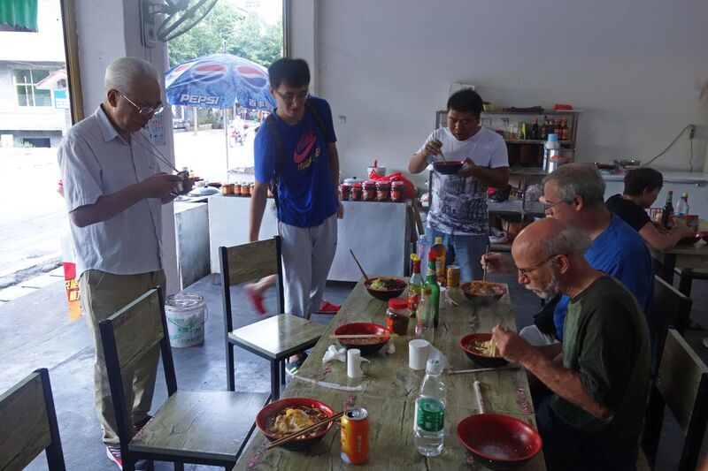 File:100AizhaiLunchByDamian.jpg