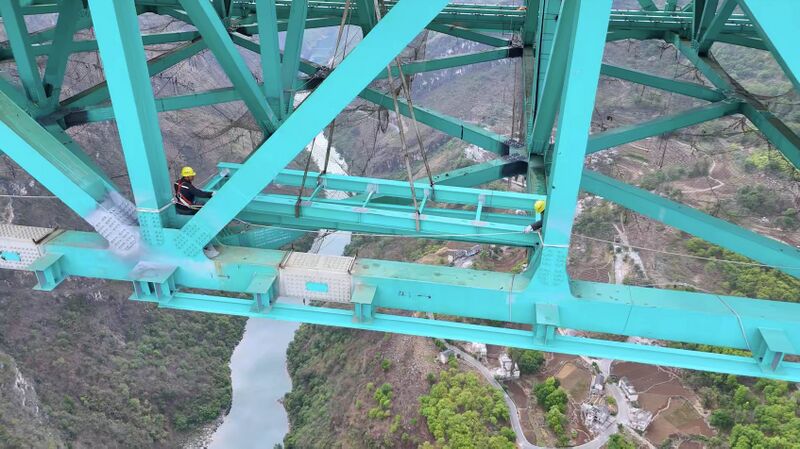 File:HuajiangGreenTrussWorkersDrone.jpg