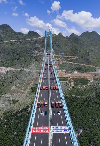 File:HuajiangTrucksDeckView copy.jpg
