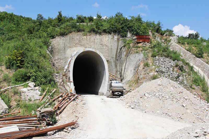 File:NajieheEastTunnelEntrance.jpg