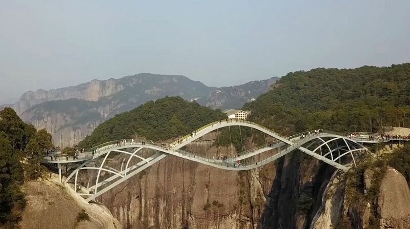 File:Ruyi GlassTrussSide.jpg