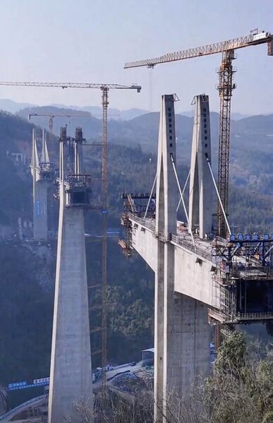 File:XiangjiangRailwayPiersDrop.jpg