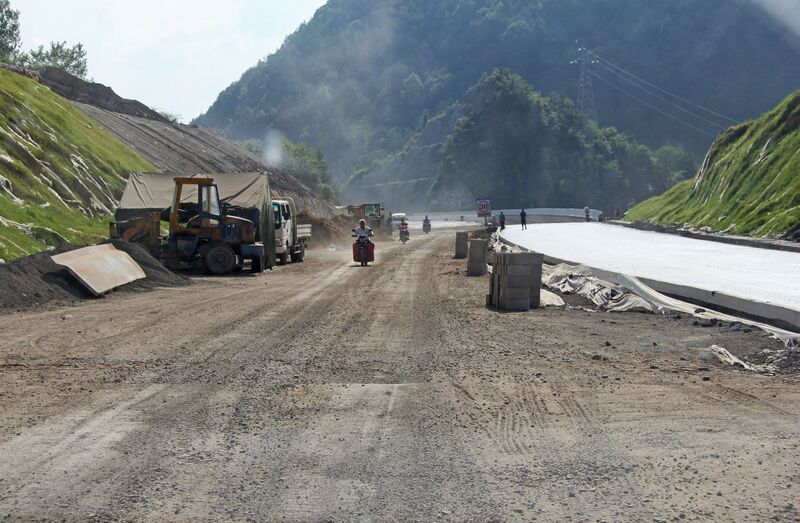 File:101EnliExpresswayConstruction.jpg