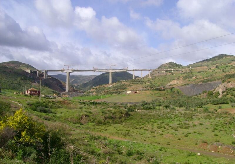 File:BouiraBridgeByOumrane@yahoo.fr.jpg