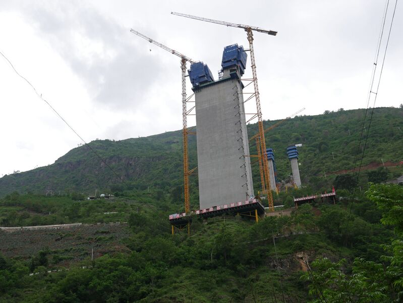 File:NiulanjiangCableStayed36.JPG