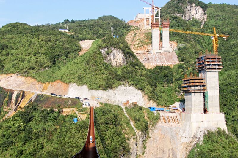 File:YangshuiheFootbridgeLookingEast.jpg