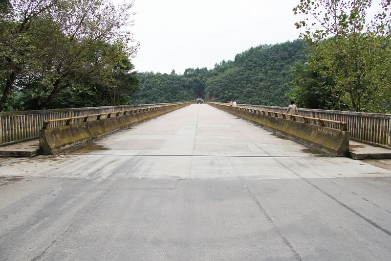 File:JiangjieheDeckEnd.jpg