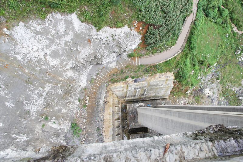 File:LuoshuidongPierDownView.jpg