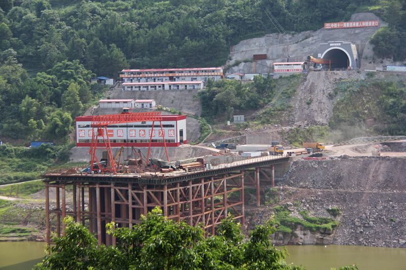 File:PengxiheRailwayConst.JPG