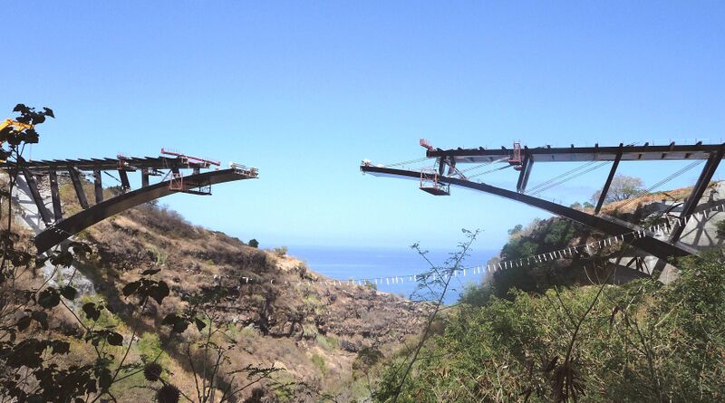 File:Ravine Fontaine Construction arcByMOSSOT.jpg