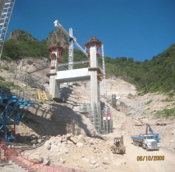 File:BaluarteBridge16.jpg