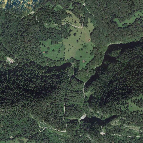 File:LeiternweideSatelliteWide.jpg