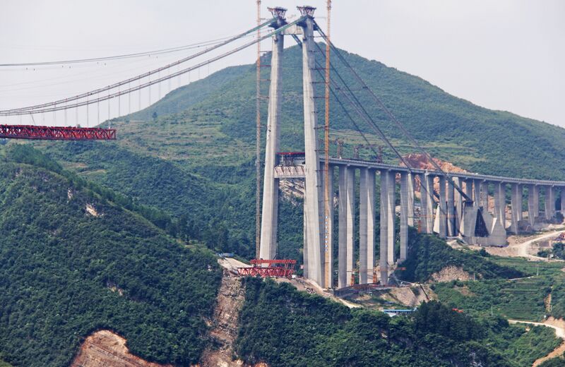File:QingshuiheEastTowerLonglens.jpg