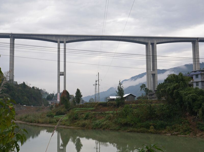File:ShiqianheGraySky.JPG