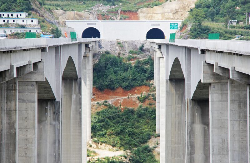 File:TianSpansLonglens.jpg