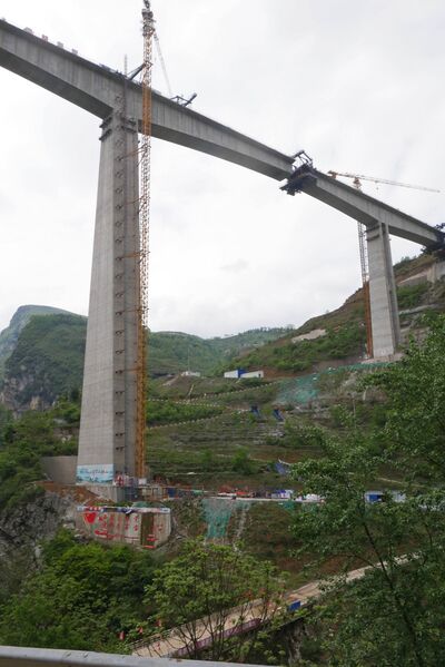 File:Xiaolongtan RailwayCranes.JPG