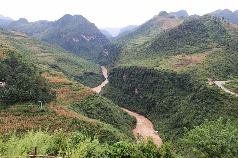 File:YangliuheRailwayUpstreamRiver.jpg