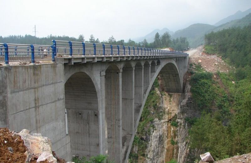 File:ZhengzhouBridge.jpg