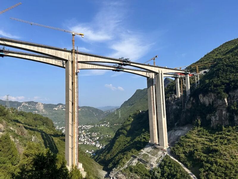 File:ZhulinwanBlueSky.jpg