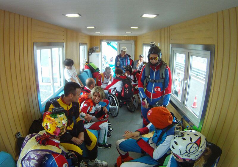 File:86JumpmobileWidebyAna.JPG