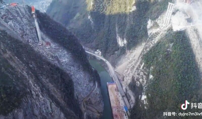 File:BaishuijiangDownDroneGorge.jpg