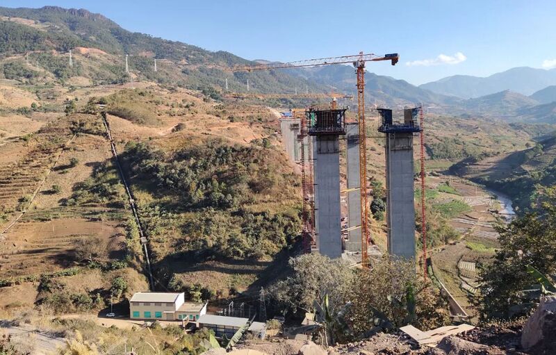 File:ManghaiheCrane.jpg