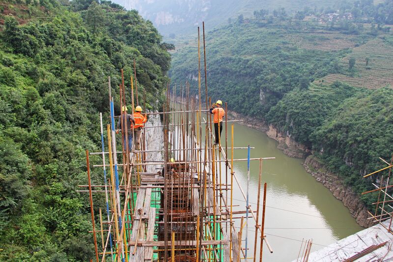 File:WujiangArchRebarWorkers.jpg