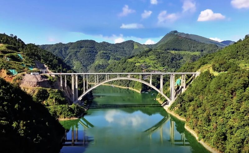 File:QingshuijiangJianliDroneReflection.jpg