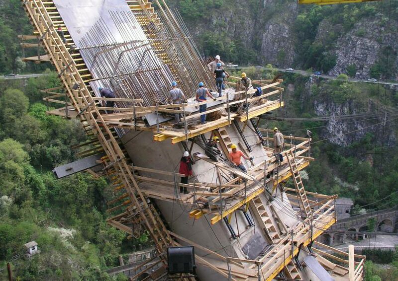 File:RjecinaStrutConstruction.JPG