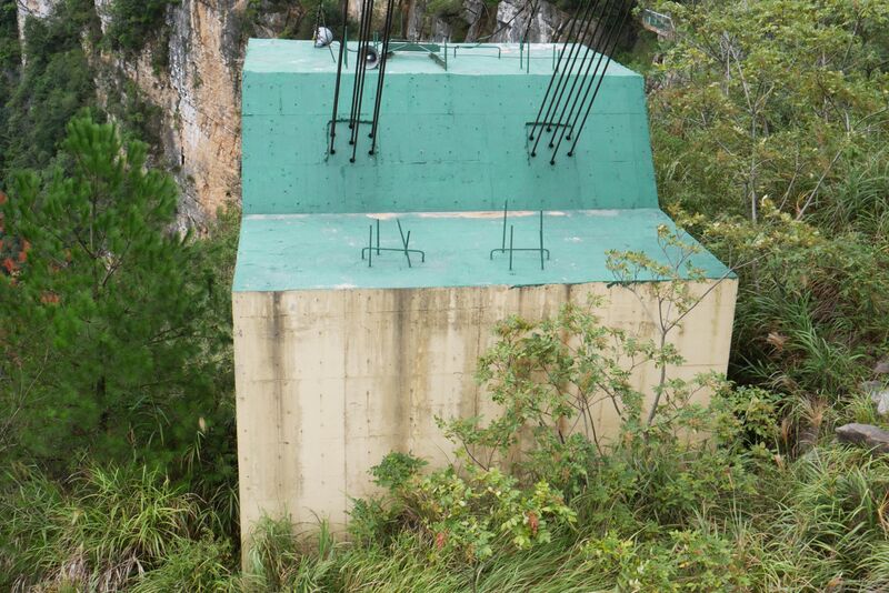 File:Fengdu Lianhuashan Glass FootbridgeFoundation2.JPG