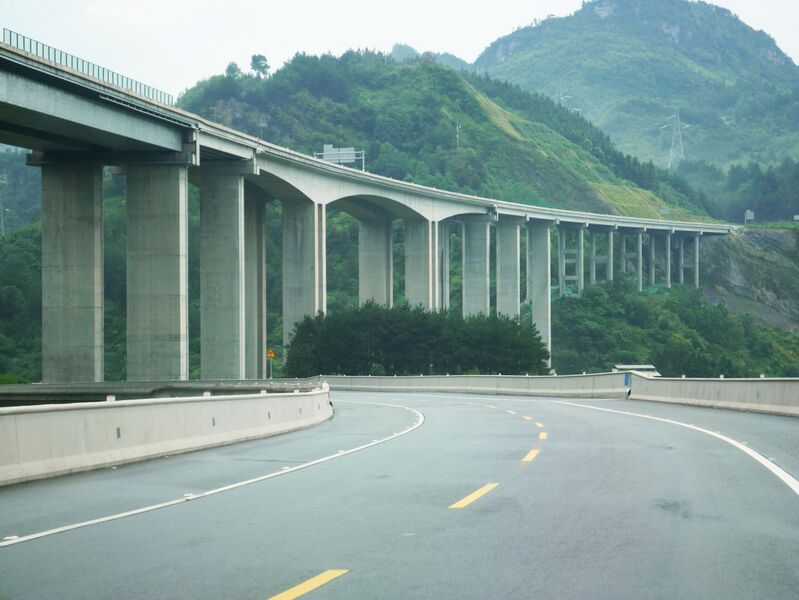 File:Lasuo Bridge Exit.JPG