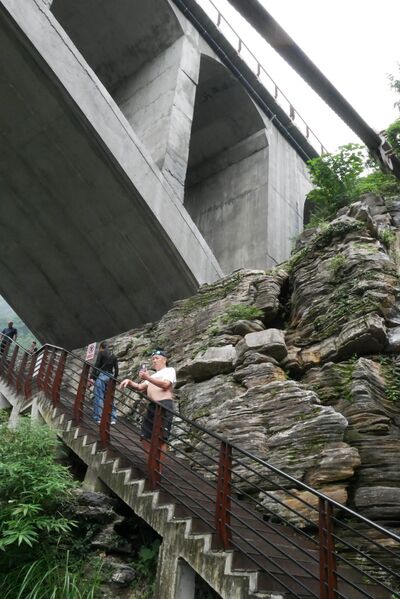 File:Tianzhushan Footbridge26.JPG