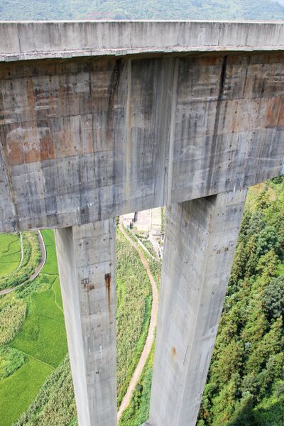 File:BaishuichongPierTop.jpg