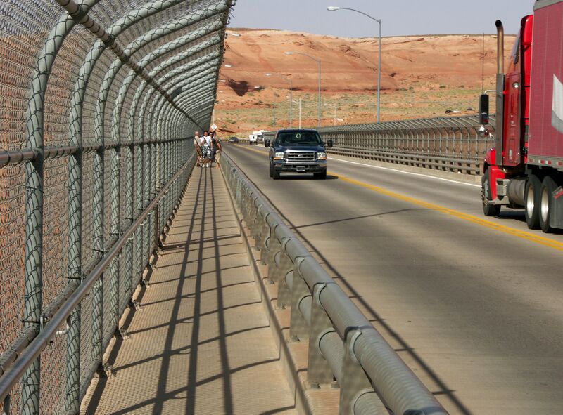 File:GlenCanyonDamBridge112.jpg