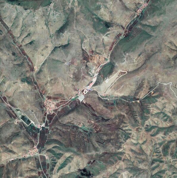 File:HongshiyaSatelliteWide.jpg