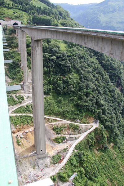 File:NiujiagouBeam&TunnelView.jpg
